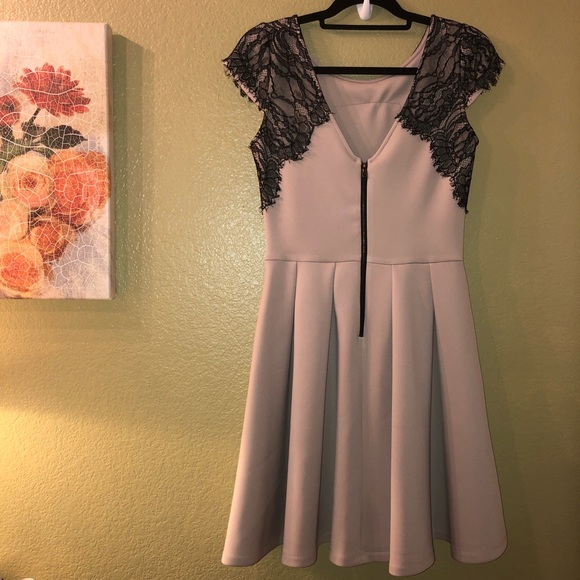 HP - Betsey Johnson Dress - Picture 4 of 7